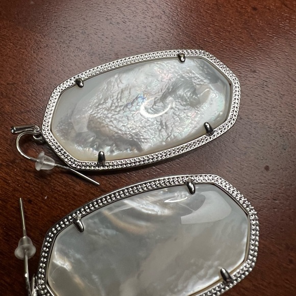 Kendra Scott Authentic Mother of Pearl Earrings - Picture 3 of 3